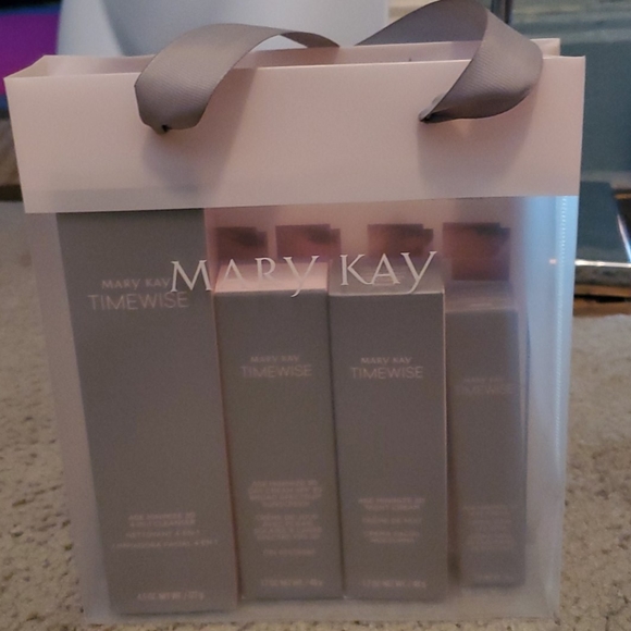 Mary Kay Other - 🧼NIB TimeWise Miracle 3D Set🧼